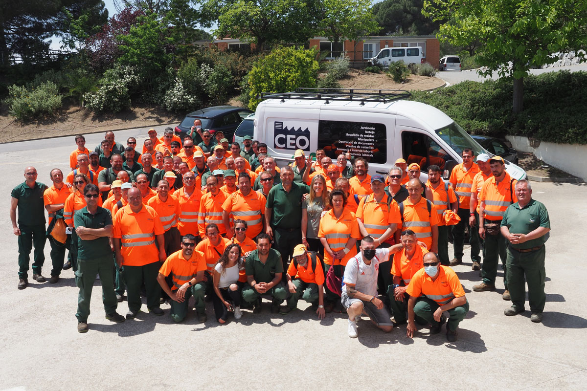 Equip del Servei de Jardineria del CEO del Maresme Servei de jardineria amb 22 brigades amb àmplia experiència en el sector, formades per mestres de taller amb funcions de monitoratge i personal auxiliar de jardineria.